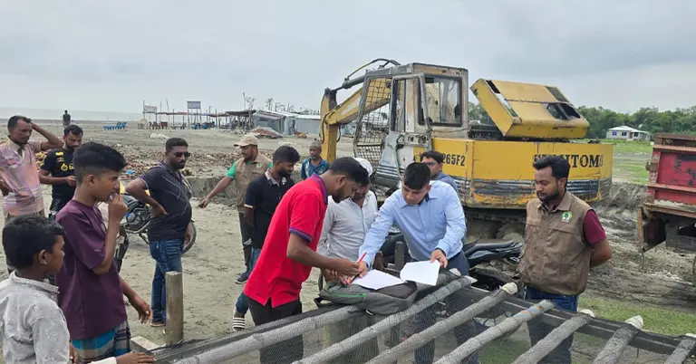 অবৈধ বালু উত্তোলনের দায়ে এক ব্যক্তিকে কারাদণ্ড দিয়েছে ভ্রাম্যমান আদালত